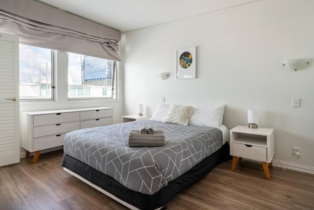 Spacious Penthouse With Spectacular Harbour Views! Auckland Exterior foto