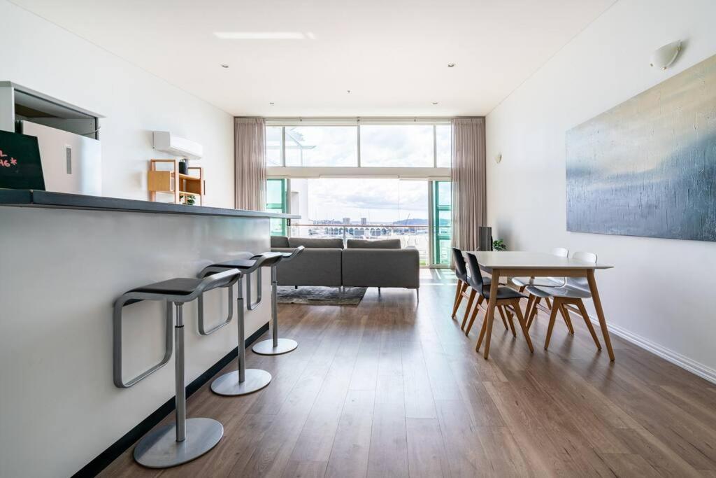 Spacious Penthouse With Spectacular Harbour Views! Auckland Exterior foto